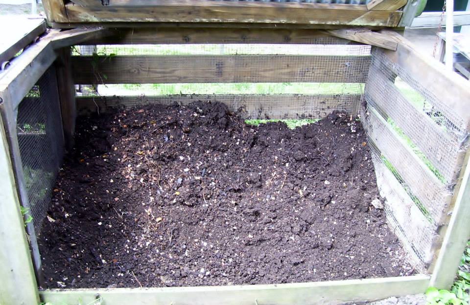 Roberts Flow Through Outdoor Vermicompost SystemPic 0012 Roberts Flow Through Outdoor Vermicompost SystemPic 0012