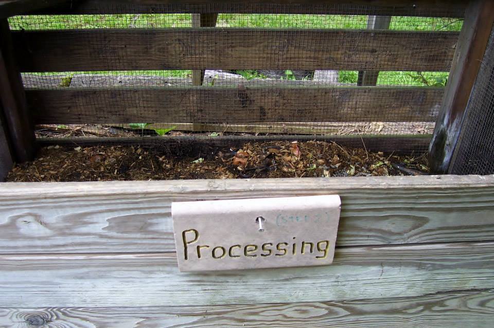 Roberts Flow Through Outdoor Vermicompost SystemPic 0006 Roberts Flow Through Outdoor Vermicompost SystemPic 0006